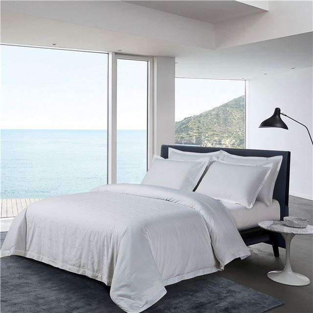 Luxury Hotel Bedding